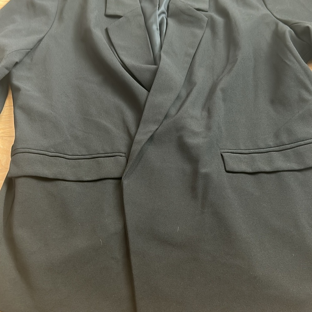 Women’s black blazer - Picture 3 of 3